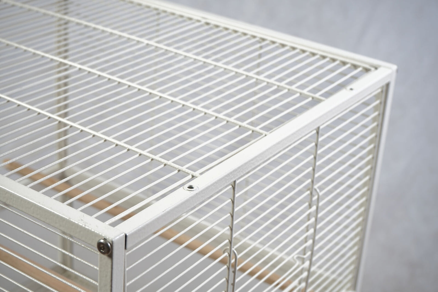 YES4PETS White Bird Transport Budgie Cage Parrot Aviary Carrier with Wheels